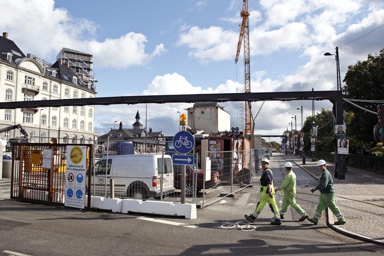 BYGGEROD. Anlægsbudgettet, som blev godkendt sidste år, er historisk stort. Derfor er der masser af byggerier i hovedstaden. 