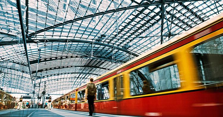 STOP. Det meste af lørdagen vil den offentlige transport i Berlin stå stille. 