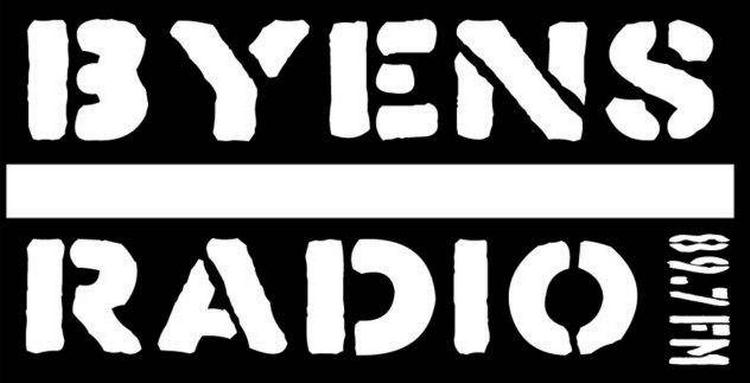 Oprør. Byens Radio repræsenterer et digitalt ungdomsoprør. 