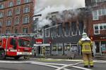 BRAND. Røgen stiger op over det brændende lokale på Jagtvej 85. 