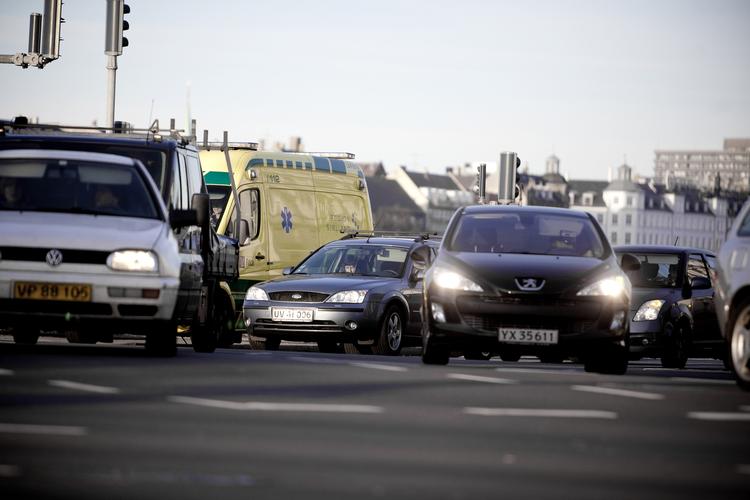 trafikpolitik. Regeringen agter at regulere trafikken i Hovedstadsområdet med en betalingsring, der skal dæmme op for trængsel. 