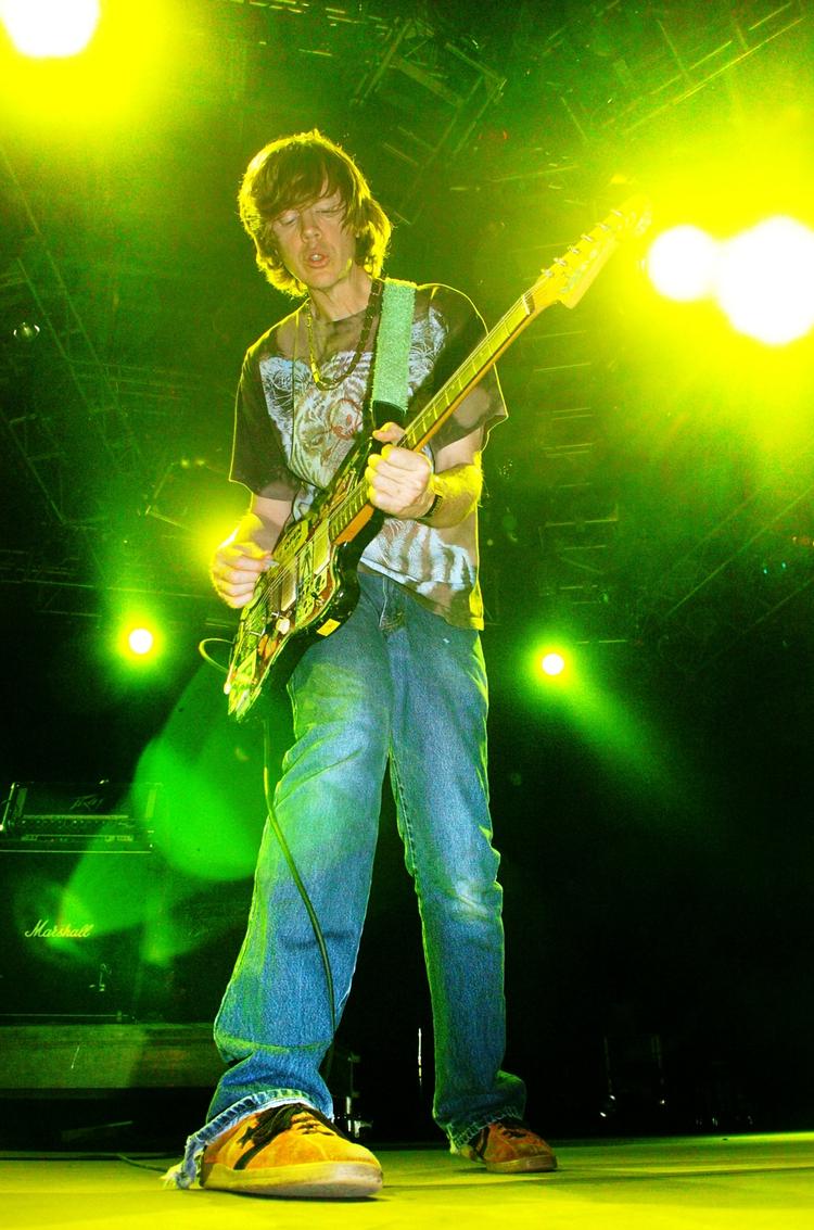 Legende. Thurston Moores sidste soloalbum, 'Demolished thoughts', var af den mere afdæmpede slags. Og ifølge flere anmeldere også hans bedste til dato. 