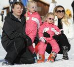 Tradition. Her ses familien på skiferie sidste år. 