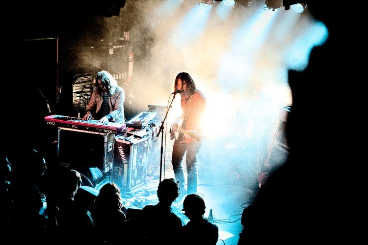 Forførende. Adam Granduciels lidt spinkle stemme kom på prøve i et proppet Lille Vega, men sammen med The War on Drugs formåede han alligevel at skabe ren magi. 