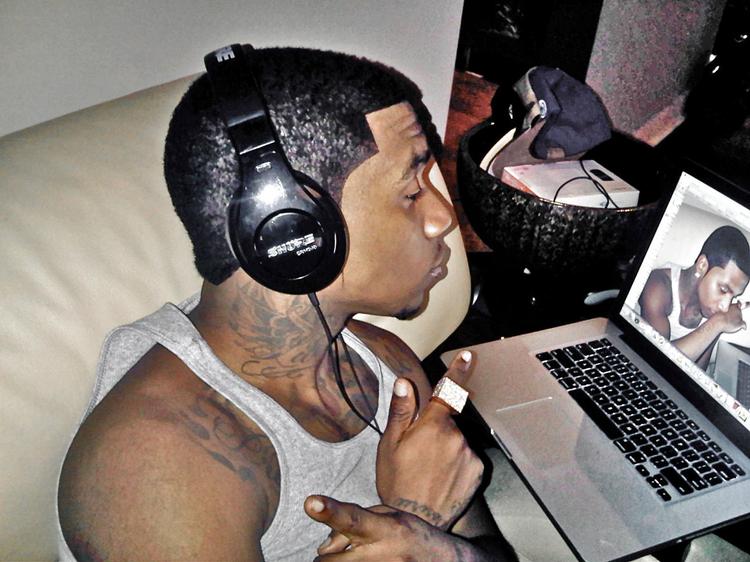 Hiphop. I løbet af 2011 udgav Lil B ikke mindre end seks mixtapes. 