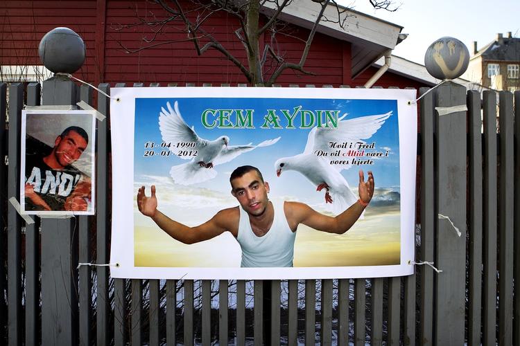 Offer. Et minde for Cem Aydin blev hængt op der, hvor han blev overfaldet. 