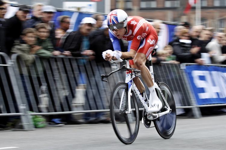 Bradley Wiggins blev slået af Tony Maritn ved VM i København. Ved det seneste opgør i Portugal var englænderen den stærkeste. Dermed er der lagt op til en spændende duel ved OL i London. 