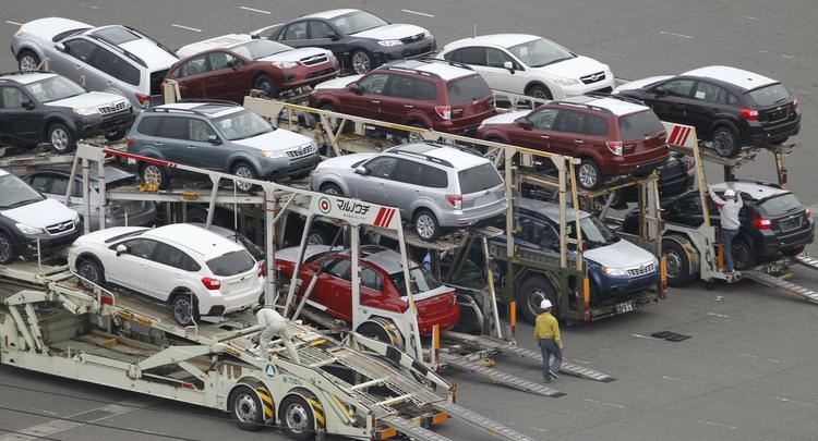 Ramt. Japanske biler gøres klar til at blive eksporteret fra havnebyen Kawasaki. Blandt andet bilindustrien har været hårdt ramt af tsunamien og jordskælvet sidste år. 