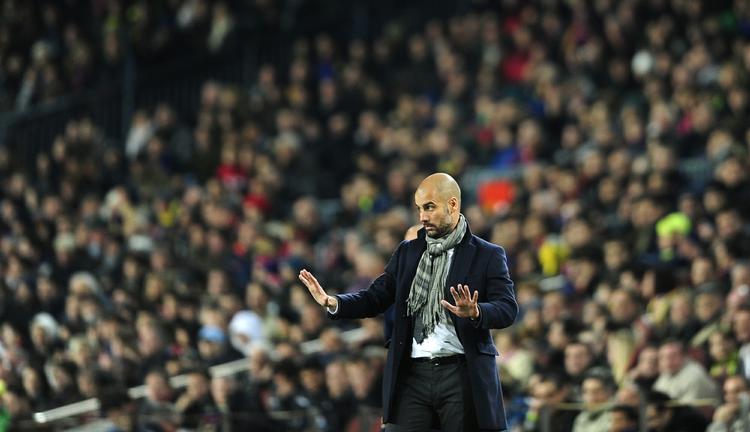 Rolig. Guardiola kommer sjældent op i det røde felt. I aftes var det tæt på, da han var særdeles utilfreds med Cesc Fabregas manglende chancekonvertering. 