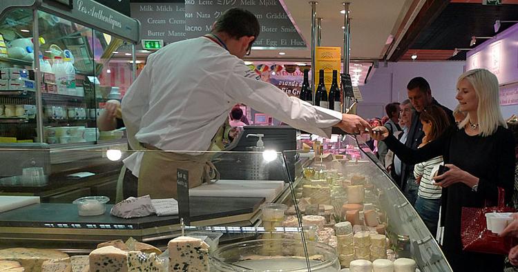 MADMEKKA. Les Halles de Lyon er en storslået rejse gennem fransk madkultur. 