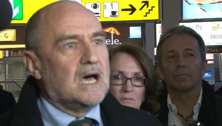 Inspektionstur. Lederen af FN's atominspektører, Herman Nackaerts, ved afrejsen fra Wien. 
