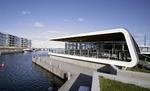 SEJLERFORENING. Kongelig Dansk Yachtklub - hvis klubhus med tilhørende restaurant ses her i Tuborg Havnepark - vil nu overveje kapsejladser efter fartdom til speedbådsfører. 