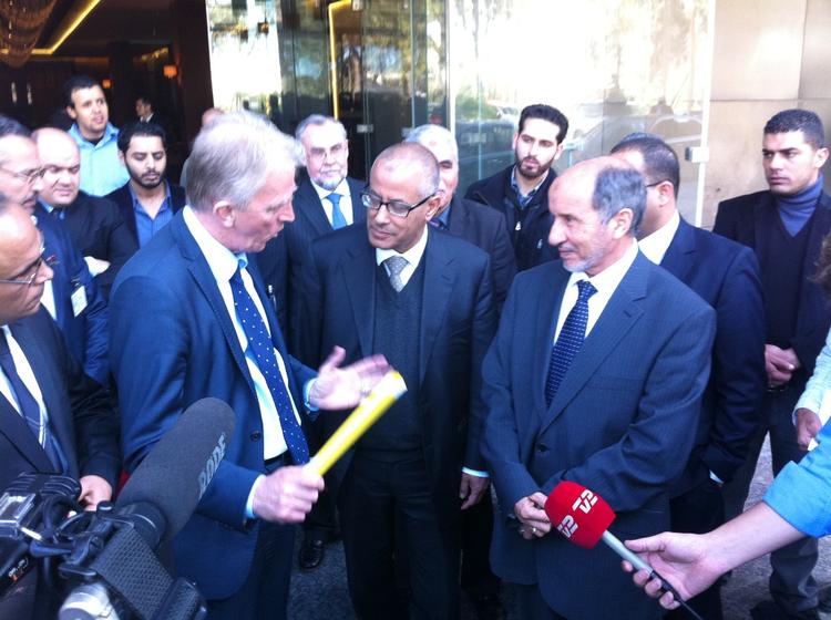 Smalltalk. Villy Søvndal var på tur i det Tripoliske for at åbne en ny dansk repræsentation i Libyen. 