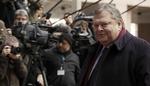 REDNING. Den græske finansminister Evangelos Venizelos ankom her til mødet, der i går sikrede hans land økonomisk indsprøjtning på 130 milliarder euro. 