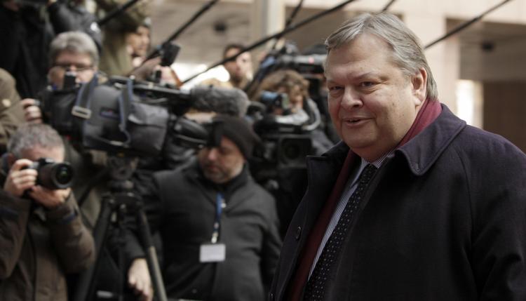 REDNING. Den græske finansminister Evangelos Venizelos ankom her til mødet, der i går sikrede hans land økonomisk indsprøjtning på 130 milliarder euro. 