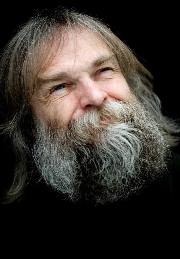 ordgejl. Forfatteren Erwin Neutzsky-Wulff historieforlæser om bl.a. liberalisme, spiritualisme, feudalisme og galvanisme i sin nye bog. 