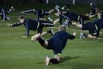 håndsrækning. AGF-spillerne er i øjeblikket på træningslejr i Tyrkiet, og deres oprykning til Superligaen har hjulpet økonomien gevaldigt. 