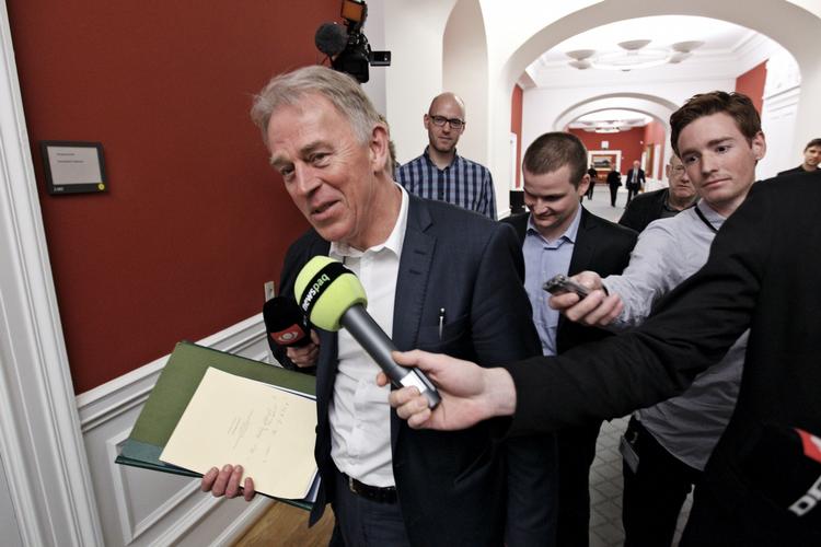 partitop. Villy Søvndal og Thor Möger Pedersen ankommer til gruppemøde hos SF. 