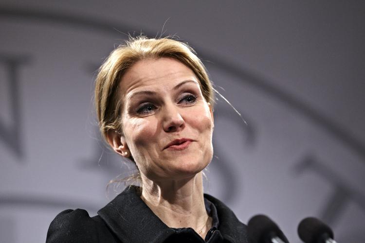 Glad. Statsminister Helle Thorning-Schmidt (S) er glad for samarbejdet med SF, Enhedslisten og de radikale trods intern uenighed. 