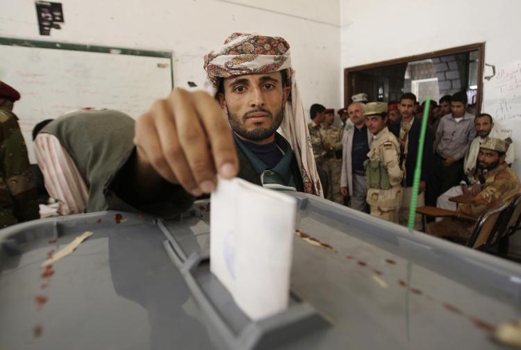 stemmedag. Yemen holder præsidentvalg i dag. Billedet er fra et valgsted i Sanaa. 