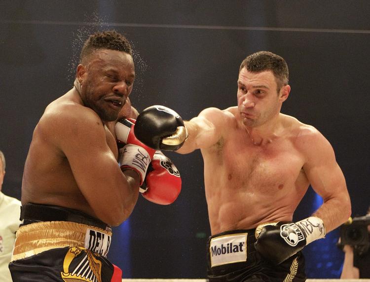 Utilgiveligt. Vitali Klitschko (t.h.) vil give Dereck Chisora endnu en lærestreg i ringen. 