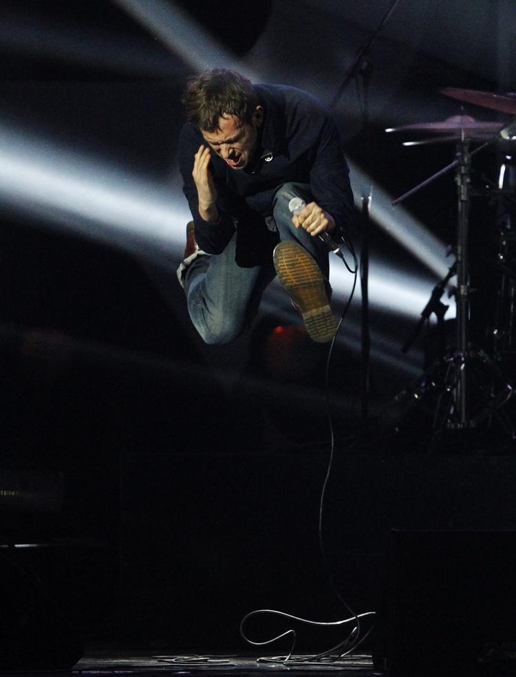 Britpop. I aftes modtog Blur en Brit Award for Outstanding Contribution to British Music, hvor de også spillede, og i august kan man så opleve dem i Skanderborg, 
