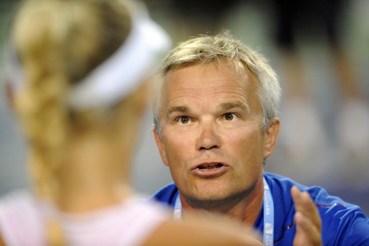 træneren. Det er og bliver Piotr Wozniacki, der skal være Carolines træner. 