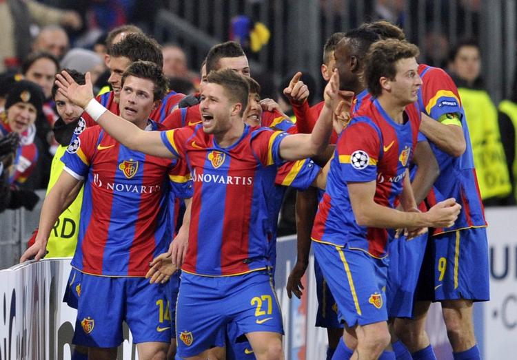 sejrsmålet. Til allersidst mod Bayern München fik Valentin Stocker scoret et FC Basel-mål, der i sidste ende kan få konsekvenser for dansk fodbold. 