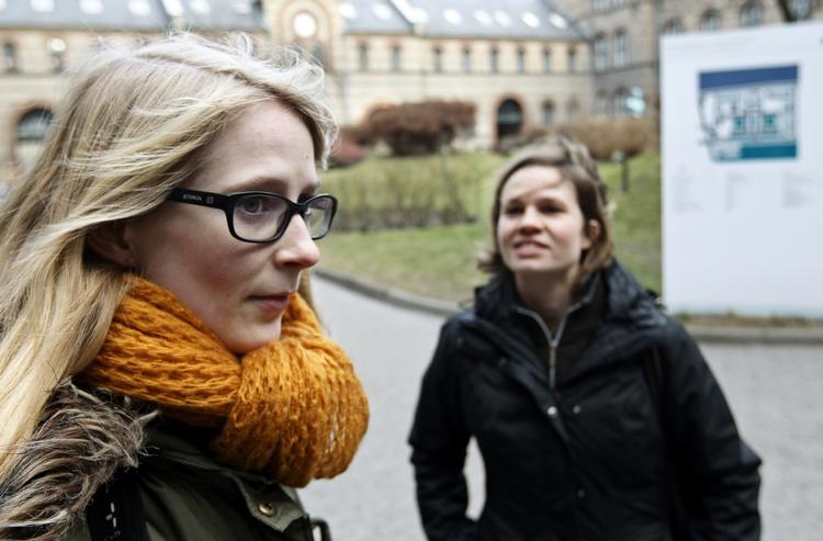 ENERGISK. Tine Pedersen (TV) vil strække sig langt for at komme til at arbejde som psykolog. Men kan det ikke lade sig gøre, er hun klar til at tage midlertidigt job som tjener. 