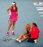 knæskade. Da Ana Ivanovic og Caroline Wozniacki senest mødte hinanden i 2010 blev danskeren knæskadet, men hun kom op igen og vandt både kampen, turneringen og førstepladsen på verdensranglisten. 