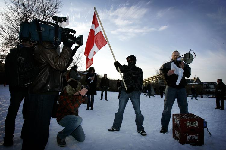 Demonstration. Højreekstremister  i aktion i Hillerød for år tilbage. Nu har Danish Defence League inviteret europæiske ultranationalister til Aarhus. 