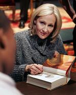 Ny. Succes-forfatteren J.K. Rowling er snart klar med ny roman. Denne gang er bogen henvendt til det voksne publikum. 