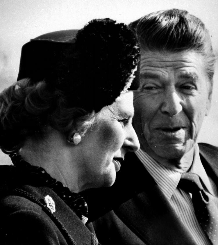 Markedsliberalisme. 'Luk øjnene og tænk på dig selv' har devisen lydt i forskellige versioner. Først fra Margaret Thatcher og Ronald Reagan - og siden fra Anders Fogh Rasmussen. 