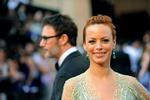 Rød løber. Berenice Bejo fra favorit-filmen 'The Artist' er ankommet til Holywood. Bejo er nomineret til 'Bedste kvindelige hovedrolle'. 