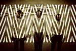 Nyt. WhoMadeWho spiller ud  med et lysere og lettere album end det  indadvendte mellemspil 'Knee Deep',  men de hører sammen, når det kommer  til stykket. 