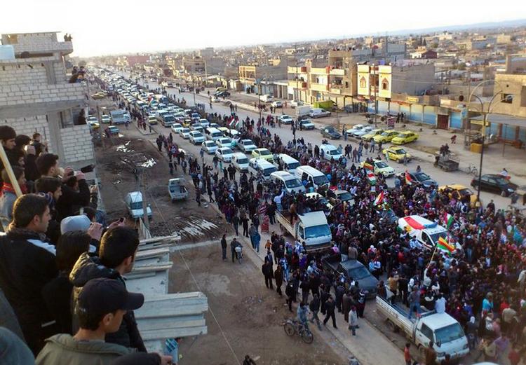 OPRØR. Dette foto viser ifølge oppositionen i Syrien en demonstration mod regimet i den kurdiske by Qamishli. 