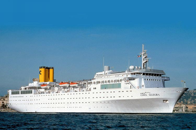 skæbnefællesskab. 'Costa Allegra' ejes af samme rederi, som ejer krydstogtskibet 'Costa Concordia', der gik på et klippeskær ud for den italienske kyst 13. januar, da kaptajnen gik alt for tæt på en lille ø. 