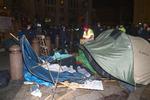 oprydning. 20 mennesker blev ifølge BBC arresteret, da politiet fjernde 'Occupy London Stock Exvhange'-lejren foran St. Paul's katedralen. 