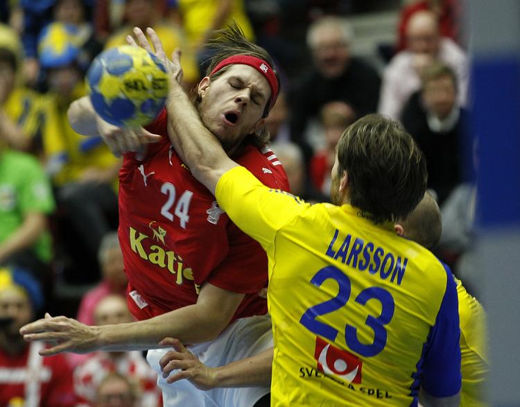 GENSYN. AG København håber på et gensyn med Fredrik Larsson, Sävehofs svenske landsholdsspiller, som mødte Mikkel Hansen ved VM sidste år. 