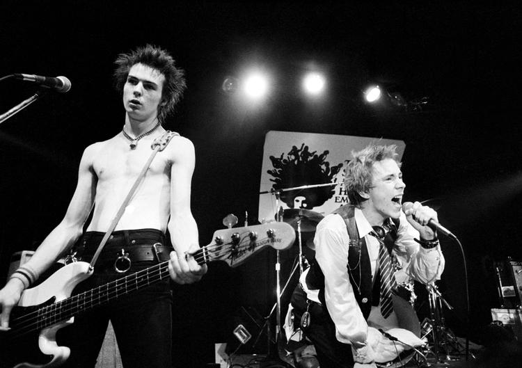 Punks. På billedet ses bassist Sid Vicious og sanger Johnny Rotten under en koncert i Atlanta i 1978. 