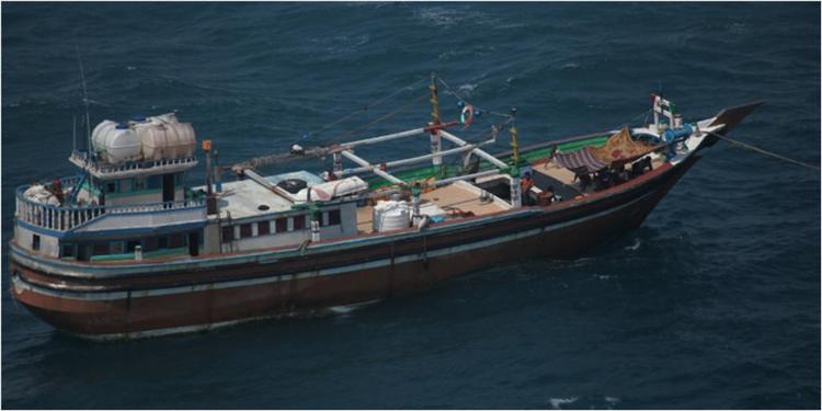 Moderskib. Absalon gik i aktion mod dette skib, der menes at være et moderskib for piraterne ud for Somalia. 