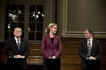 Sammenhold. Siden Helle Thorning-Schmidts valgsejr i september har Lars Løkke Rasmussen (t.v.) haft travlt med at løbe fra regningen, mener tre fremtrædende ministre fra regeringspartierne. 