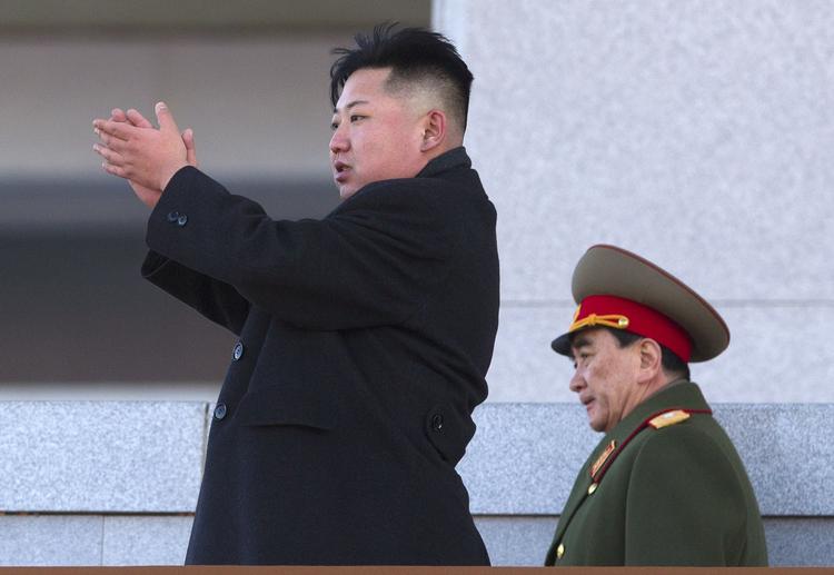 Samarbejde. Kim Jong Un er stadig ny på posten som diktator i Nordkorea - måske varsler han også en optøning af det fastfrosne forhold til omverdenen. 