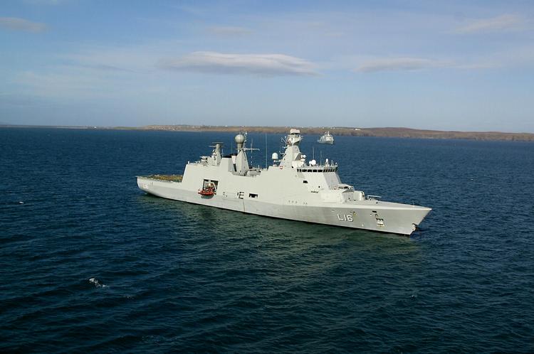 KRIGSSKIB. Krigsskibet Absalon opererer i Adenbugten nær Somalia 