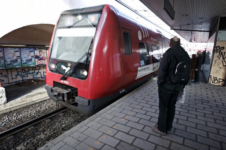 PÅKØRSEL. Et s-tog påkørte her til morgen en person på Hellerup Station. Arkivfoto 