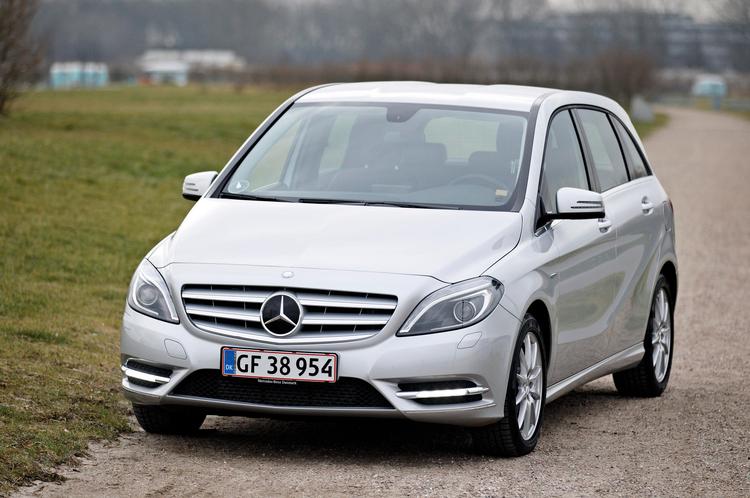 stabil. Den testede Mercedes B 200 CDI har rigelige kræfter og kører stabilt og behageligt. 