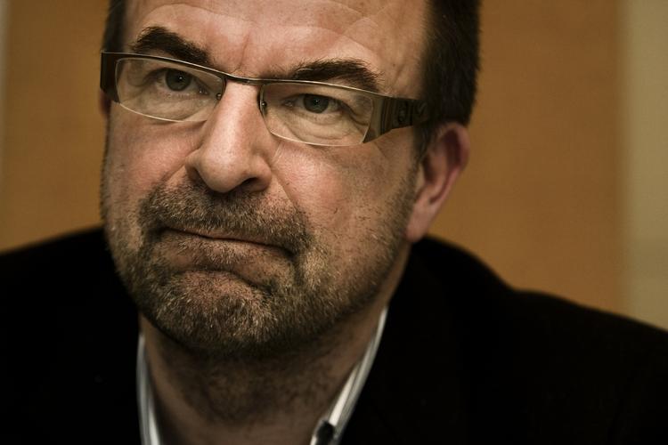 Ønskeinstruktør. Kun Anne Grethe-Bjarup Riis kunne instruere 'Hvidsten gruppen', mener Regner Grasten. 
