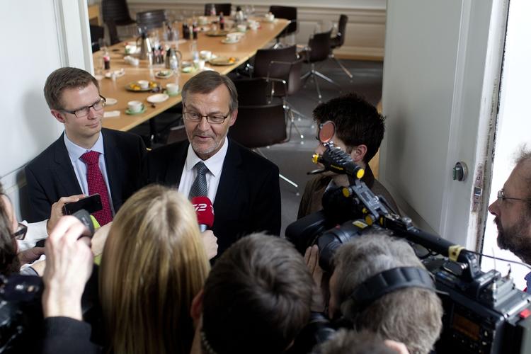 Skuffelse. Vækst- og erhvervsminister Ole Sohn havde lovet et resultat efter dagens møde. Det kunne han ikke levere. 