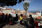 Forårsstemning i Lissabon. Påsken nærmer sig, og det er med fornuftige priser på flybilletter. 