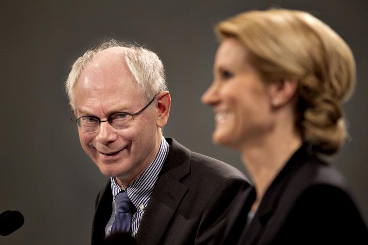 Rettidigt. På trods af strejken får formande for Det Europæiske Råd, Herman van Rompuy endnu en gang lejlighed til at modtage den danske statsminister Helle Thorning-Schmidt (S). 